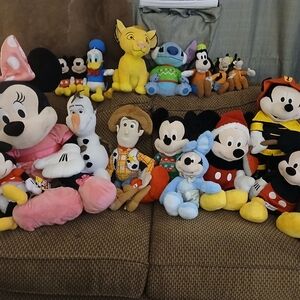 Lot of 17 DISNEY Stuffed Characters.